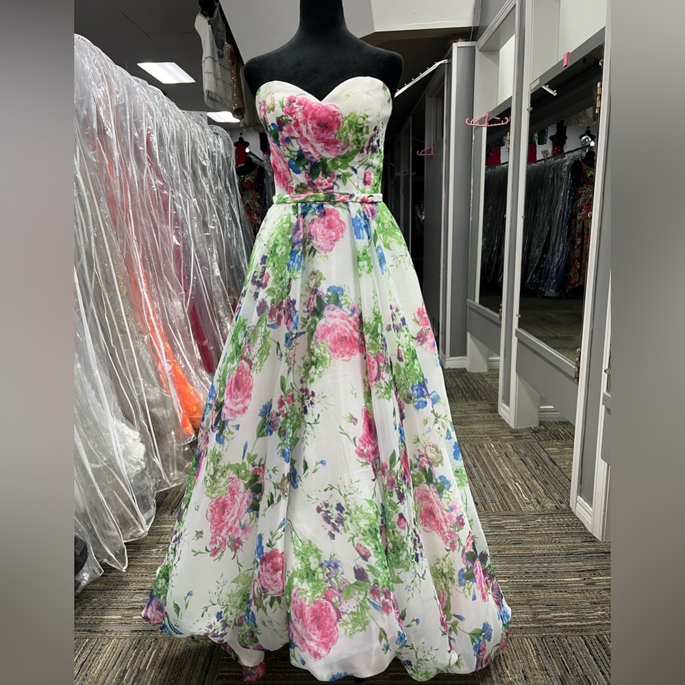 MORILEE 99001 WHITE FLORAL SIZE 00 BALLGOWN FORMAL/ PROM/ HOMECOMING  DRESS